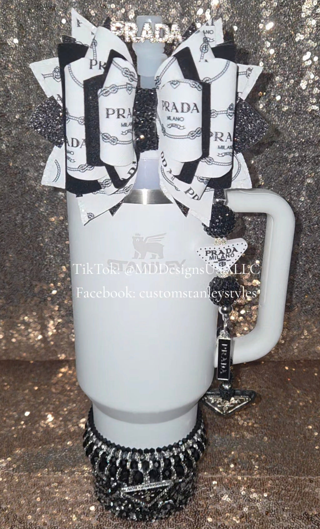 Black and White Proda Accessory Set